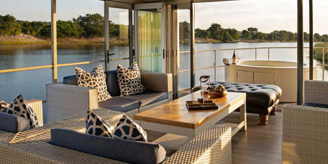 Pangolin Voyager Houseboats
